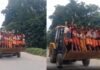 कांवड़ यात्रा में दिखा ऐसा नजारा, बुलडोजर पर सवार होकर निकले शिवभक्त… वीडियो हुआ वायरल Kanwar Yatra Video