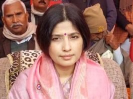 UP चुनाव से पहले महिलाओं के खाते में आएंगे ₹50 हजार? डिंपल यादव के बयान से गरमाई सियासत डिंपल यादव
