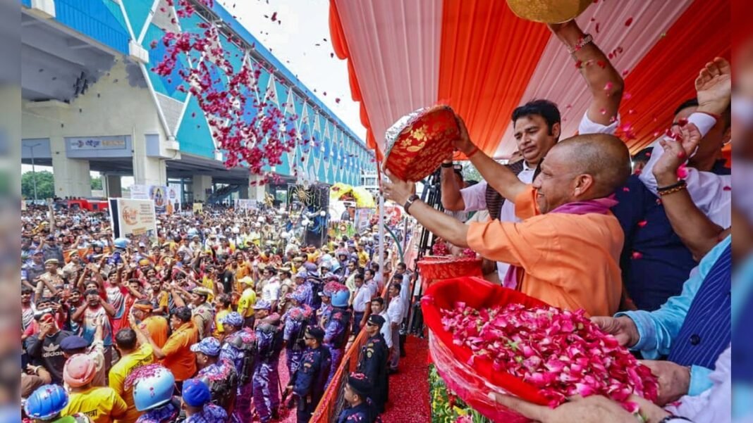 कांवड़ियों पर फूल बरसाने के बाद CM योगी पर बरसी सपा, उदयवीर बोले- ‘ऐसा काम करें कि…’ CM योगी