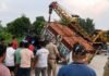 लखनऊ में भीषण सड़क हादसा: ओवरलोड ट्रैक्टर-ट्रॉली पलटने से चार मजदूरों की दर्दनाक मौत, मचा कोहराम लखनऊ
