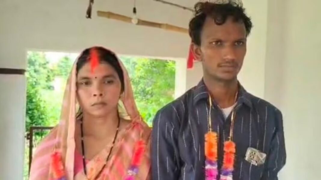 21 साल का रिश्ता खत्म, पति ने खुद 5 बच्चों की मां की प्रेमी से कराई शादी… वजह जानकर रह जाएंगे हैरान संतकबीरनगर