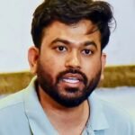 12 दिन से भूखे आदिवासी छात्रों से मिले अभिजीत दीपके, सरकार के खिलाफ कर दिया बड़ा ऐलान अभिजीत दीपके