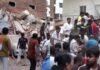 दिल्ली के सत्य निकेतन में अचानक मची चीख-पुकार, गड़गड़ाहट के बाद चार मंजिला इमारत बनी मलबे का ढेर सत्य निकेतन