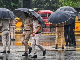 BRICS के बीच दिल्ली के मौसम ने बदली करवट, आज बारिश बढ़ाएगी ठंडक या फिर लौटेगी उमस? Weather News