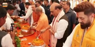 पीएम मोदी के जन्मदिन पर काशी में खास आयोजन, राजनाथ सिंह और योगी ने किया पूजन CM योगी