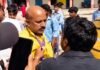 स्कूल में ऐसा क्या हुआ कि ग्रामीणों ने प्रिंसिपल को पकड़कर पीट दिया? छात्रा से जुड़ा है मामला स्कूल