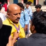 स्कूल में ऐसा क्या हुआ कि ग्रामीणों ने प्रिंसिपल को पकड़कर पीट दिया? छात्रा से जुड़ा है मामला स्कूल