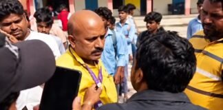 स्कूल में ऐसा क्या हुआ कि ग्रामीणों ने प्रिंसिपल को पकड़कर पीट दिया? छात्रा से जुड़ा है मामला स्कूल