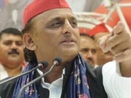 लाल टोपी के बाद अब नीली ड्रेस! अखिलेश यादव ने क्यों चली दलित वोटों पर नई चाल? अखिलेश यादव