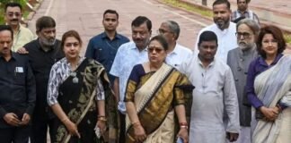 बंगाल की राजनीति में होगा बड़ा उलटफेर? TMC के 17 बागी सांसदों की BJP में होगी एंट्री! किसने किया ये दावा तृणमूल