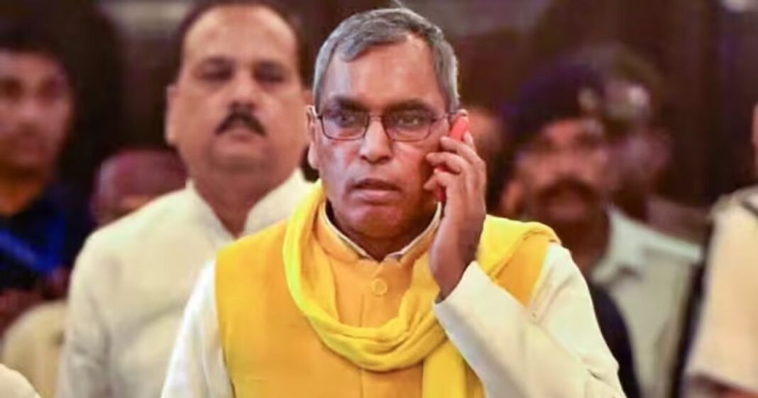 अब्बास अंसारी की अखिलेश से मुलाकात के बाद सुभासपा में हलचल, क्या राजभर के साथ नहीं हैं 4 विधायक? राजभर