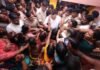 जनता के बीच घिरे तेजस्वी यादव, गुस्साए ग्रामीण बोले- ‘कुछ नहीं होता तो इस्तीफा दे दीजिए’ तेजस्वी यादव