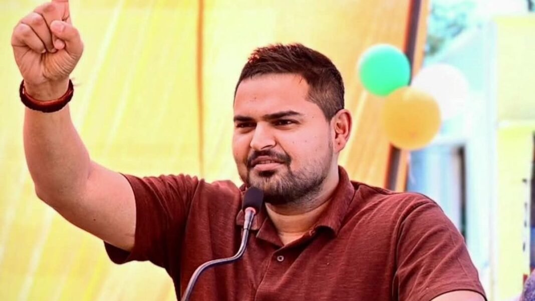 UP के इस एयरपोर्ट में भ्रष्टाचार का आरोप! बृजभूषण सिंह के बेटे ने CM योगी को लिखी चिट्ठी बृजभूषण सिंह