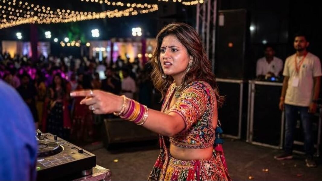 कानपुर इवेंट में अंजलि अरोड़ा का हंगामा पड़ा भारी? लाखों रुपये लेकर 15 मिनट में छोड़ा स्टेज, अब आयोजक उठाएंगे बड़ा कदम! अंजलि अरोड़ा