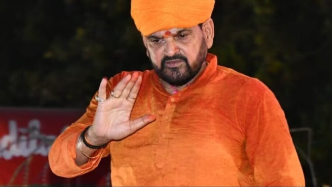 बृजभूषण शरण सिंह ने PM मोदी को लेकर दिया बड़ा बयान, कहा- ‘कोई भी उनका बाल…’ बृजभूषण शरण सिंह