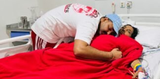 भोजपुरी के ‘पावर स्टार’ पवन सिंह पर टूटा दुखों का पहाड़, अस्पताल के बेड पर पड़ी है मां की जिंदगी और मौत से जंग! पवन सिंह