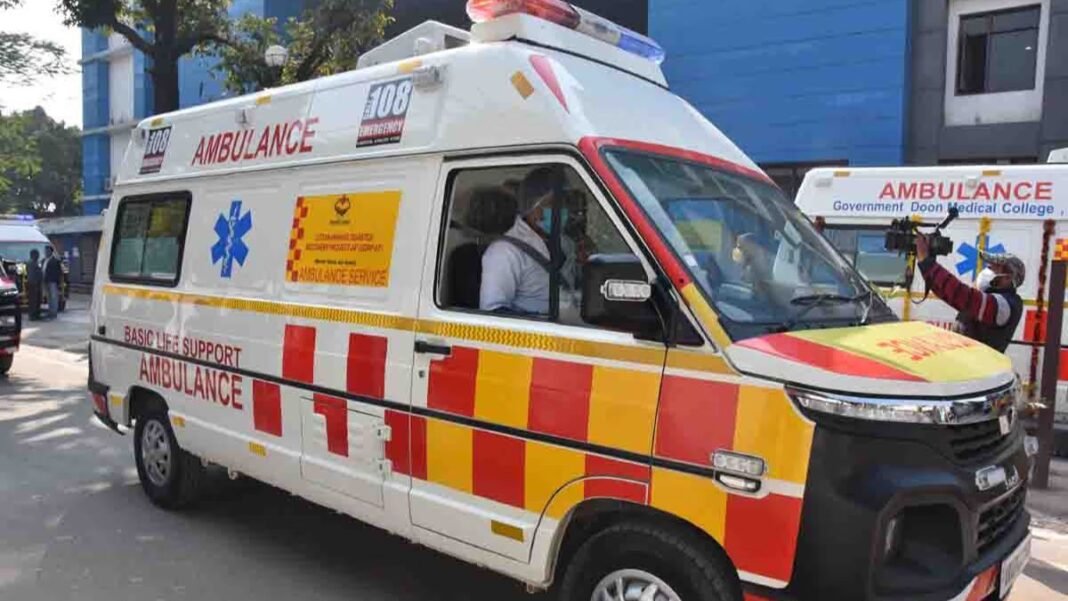 औरैया में मरीज की जगह एंबुलेंस से हो रहा था ऐसा काम, चेकिंग में खुला राज औरैया